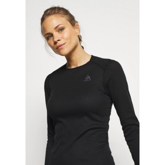 Γυναικεία Ισοθερμική Μπλούζα Odlo Fundamentals Active Warm Γυναικεία μακρυμάνικη ισοθερμική μπλούζα Odlo Fundamentals Active Warm (141251). Από ανακυκλωμένα υλικά, με τεχνολογία ZeroScent & Warm για σκι & outdoor