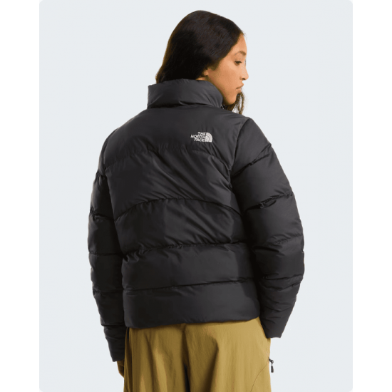 Γυναικείο Μπουφάν - The North Face Saikuru Jacket - NF0A8GCB The North Face Saikuru Jacket Γυναικείο κοντό μπουφάν. Urban στυλ με γεμάτη συνθετική μόνωση, oversized γιακά, τσέπες με φερμουαρ & 100% πολυεστέρα
