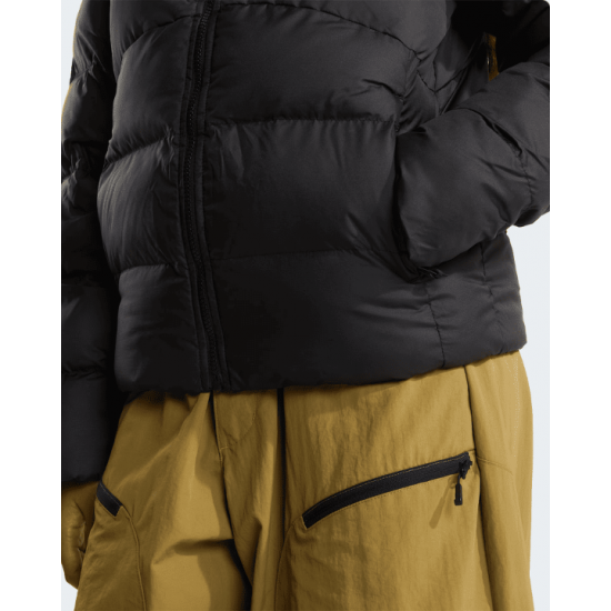 Γυναικείο Μπουφάν - The North Face Saikuru Jacket - NF0A8GCB The North Face Saikuru Jacket Γυναικείο κοντό μπουφάν. Urban στυλ με γεμάτη συνθετική μόνωση, oversized γιακά, τσέπες με φερμουαρ & 100% πολυεστέρα