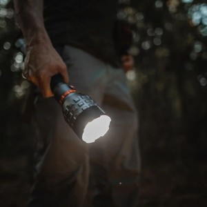 NEBO DAVINCI RECHARGEABLE LED TORCH WATERPROOF IP67 WITH MAXIMUM BRIGHTNESS 1800LM