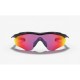 Γυαλιά Ηλίου Oakley M2 Frame XL Polished Black / Prizm Road Γυαλιά Ηλίου Oakley M2 Frame XL OO9343 934308. Μαύρος σκελετός με κόκκινους βραχίονες, εξειδικευμένοι φακοί Prizm Road, σχεδιασμός μάσκας XL & προστασία UV
