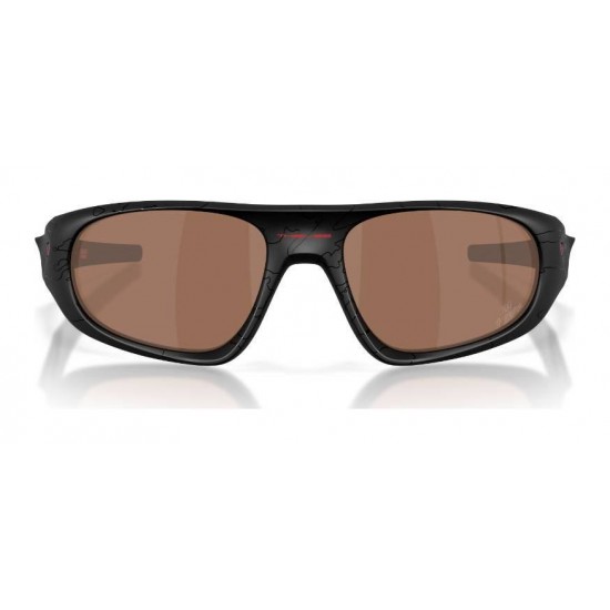 Prizm Sunglasses – Oakley Neoforma 100 Thieves Collection Oakley Neoforma Sunglasses with O-Matter™ 100t Matte Black frame and Prizm Tungsten lenses for enhanced contrast.