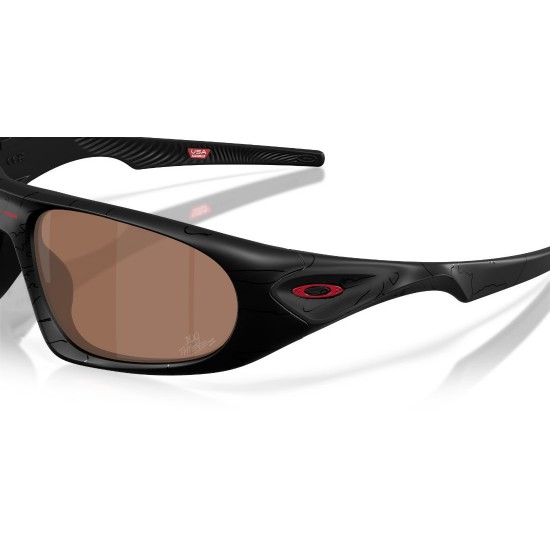 Prizm Sunglasses – Oakley Neoforma 100 Thieves Collection Oakley Neoforma Sunglasses with O-Matter™ 100t Matte Black frame and Prizm Tungsten lenses for enhanced contrast.