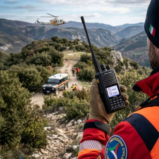 Ασύρματος Φορητός Πομποδέκτης VHF/UHF - Midland CT 990 EBR 10W IP67 Midland CT 990 EBR φορητός πομποδέκτης VHF/UHF. Ισχύς 10W, μπαταρία 3600mAh (21h αυτονομία), στεγανότητα IP67, οθόνη TFT & 2 κεραίες στη συσκευασία