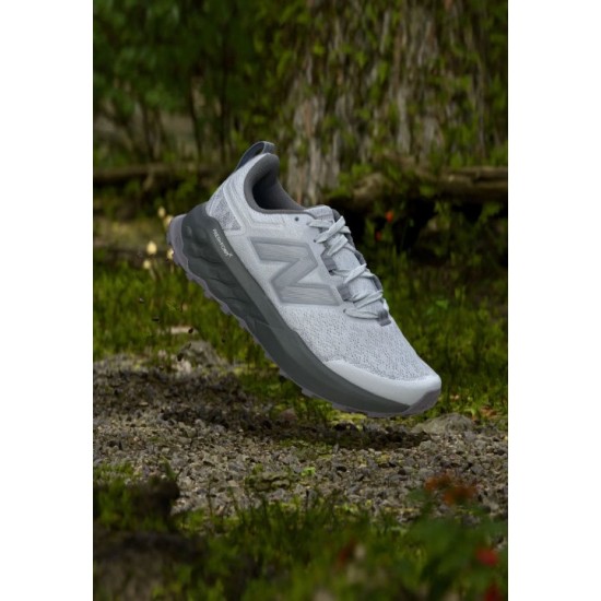 Γυναικεία Αθλητικά Παπούτσια New Balance Fresh Foam X Garoe V2 - Fresh Air/Castlerock Γυναικεία αθλητικά παπούτσια New Balance Fresh Foam X Garoe V2 για τρέξιμο σε μονοπάτια. Με διαπνέον mesh, αφρό Fresh Foam X & σόλα AT Tread